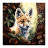 Diamond Painting set van 40 bij 40 cm met een waterverf schildering van een vos in het bos op een canvas, omringd door weelderig gebladerte en gouden zonlicht dat door de bomen filtert.